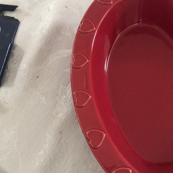 Red heart shaped 1qt serving dish - Picture 2 of 3
